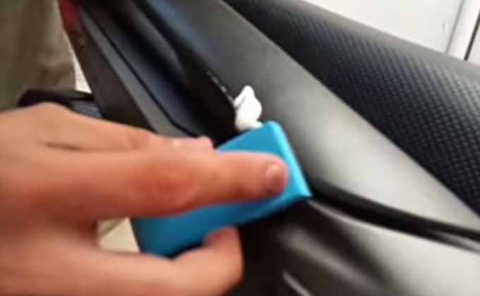 Menghilangkan goresan di motor