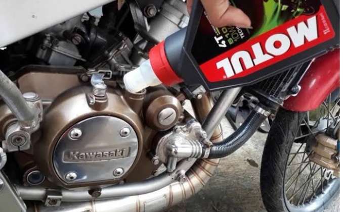 Cara cek oli motor 2 tak