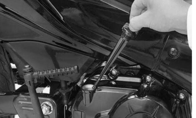 Cara Cek Oli Motor 2 Tak dan 4 Tak