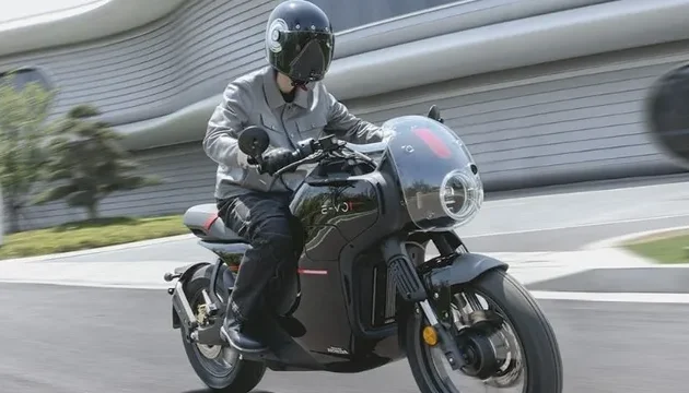 Skuter Listrik Honda E-VO 2025