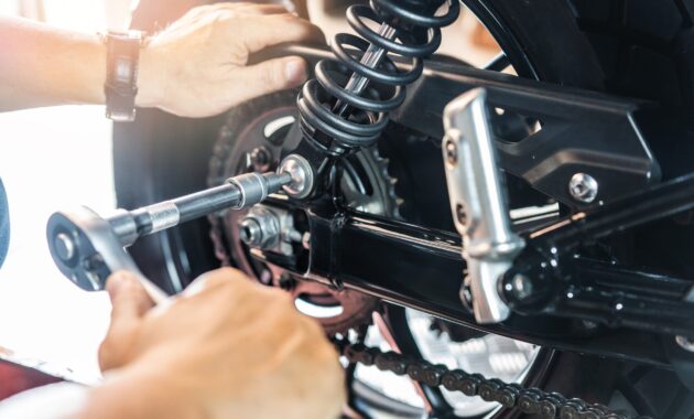 Ciri Shock Belakang Motor Minta Diganti 