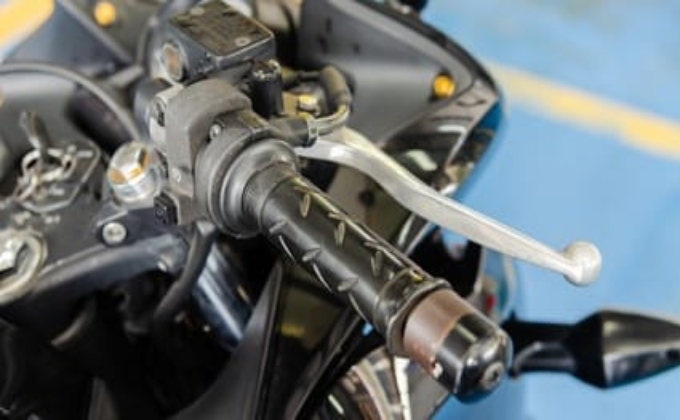 Gas Motor Nyangkut Tiba-Tiba?