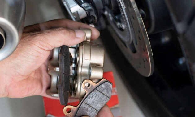 merawat rem cakram motor