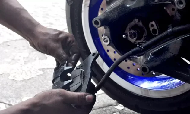 merawat rem cakram motor