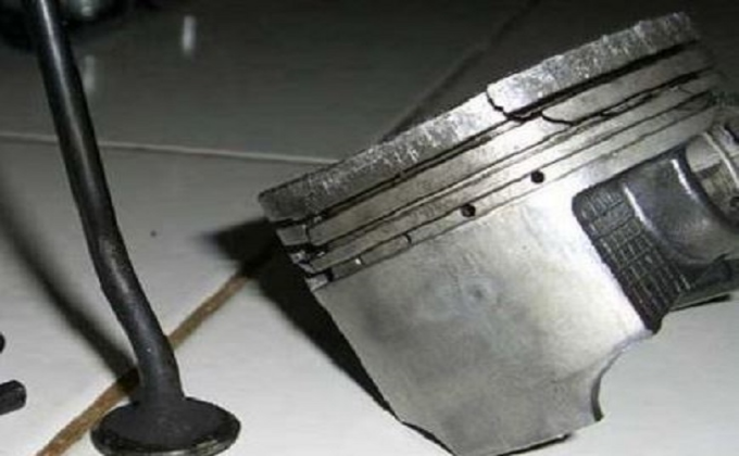 Penyebab Klep Motor Bengkok