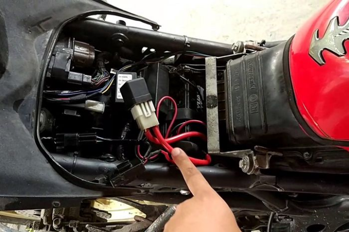 Aki ZX25R Berapa Ampere? Ini Spesifikasi Aki Asli