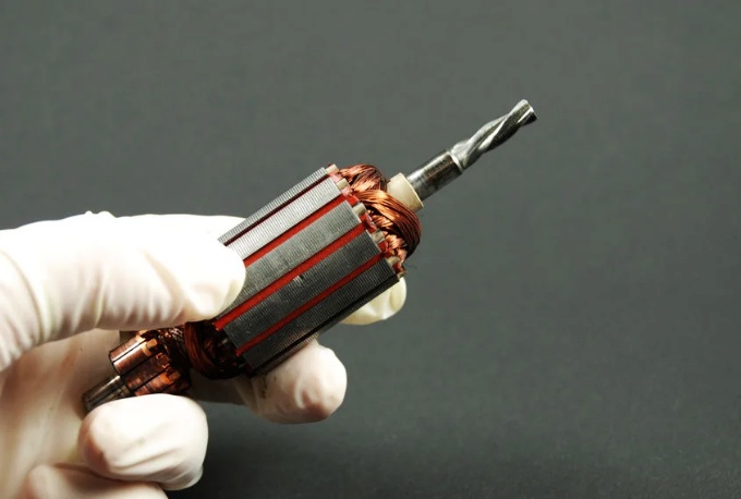 Perbedaan AC dan DC pada Motor