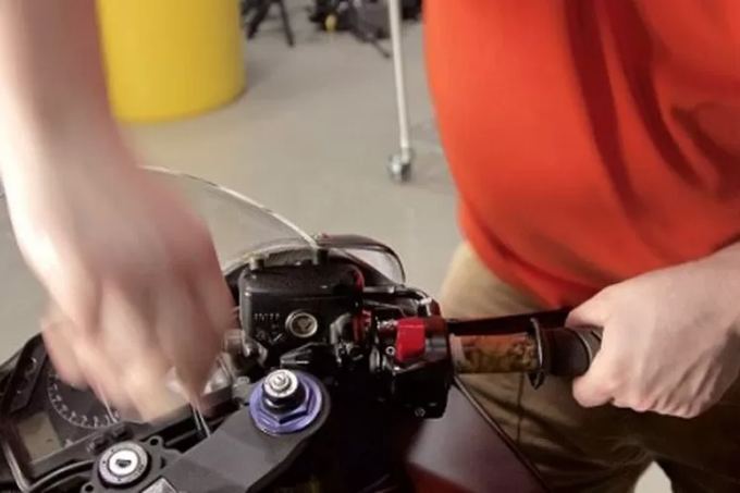 Solusi Gas Motor Nyangkut