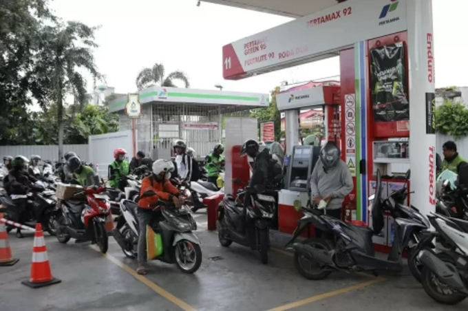 soal harga pertamax naik rp17850 per liter pertamina tunggu pengumuman resmi cfv from - soal, harga, pertamax, naik, liter
