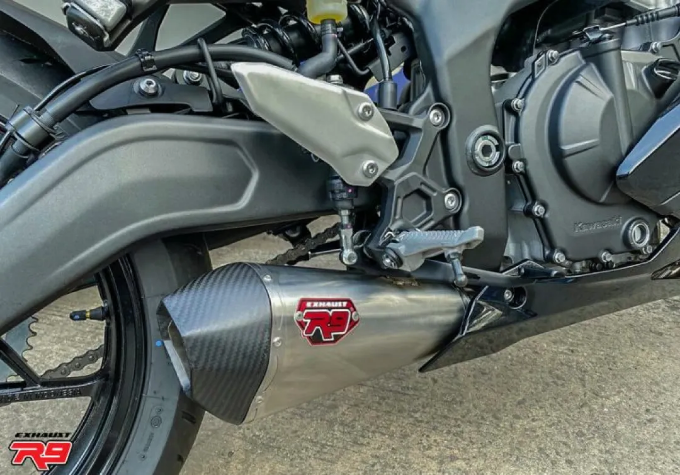 Knalpot R9 untuk Kawasaki ZX-25R Knalpot R9 untuk Kawasaki ZX-25R