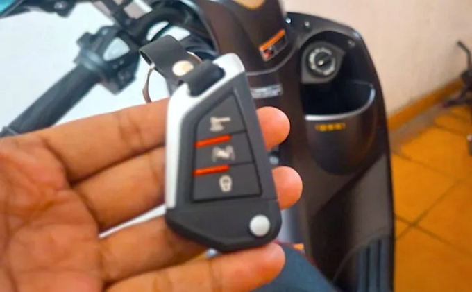 Perbedaan Keyless dan Smart Key Motor