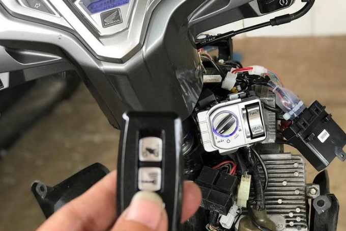 Perbedaan Keyless dan Smart Key Motor