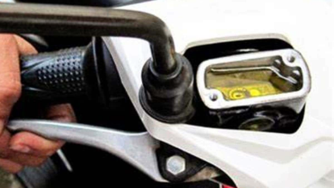 Tanda Rem Motor Tanda Rem Motor Anda Blong dan Solusi Overhaul