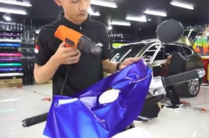 Tips Memilih Bahan Stiker Bodi Motor Matic